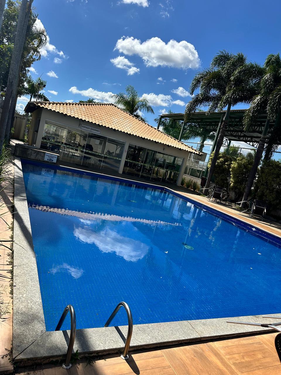 Piscina do condomínio
